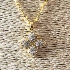 New Yellow Gold Tone Princess Small Flower Pendant Necklace